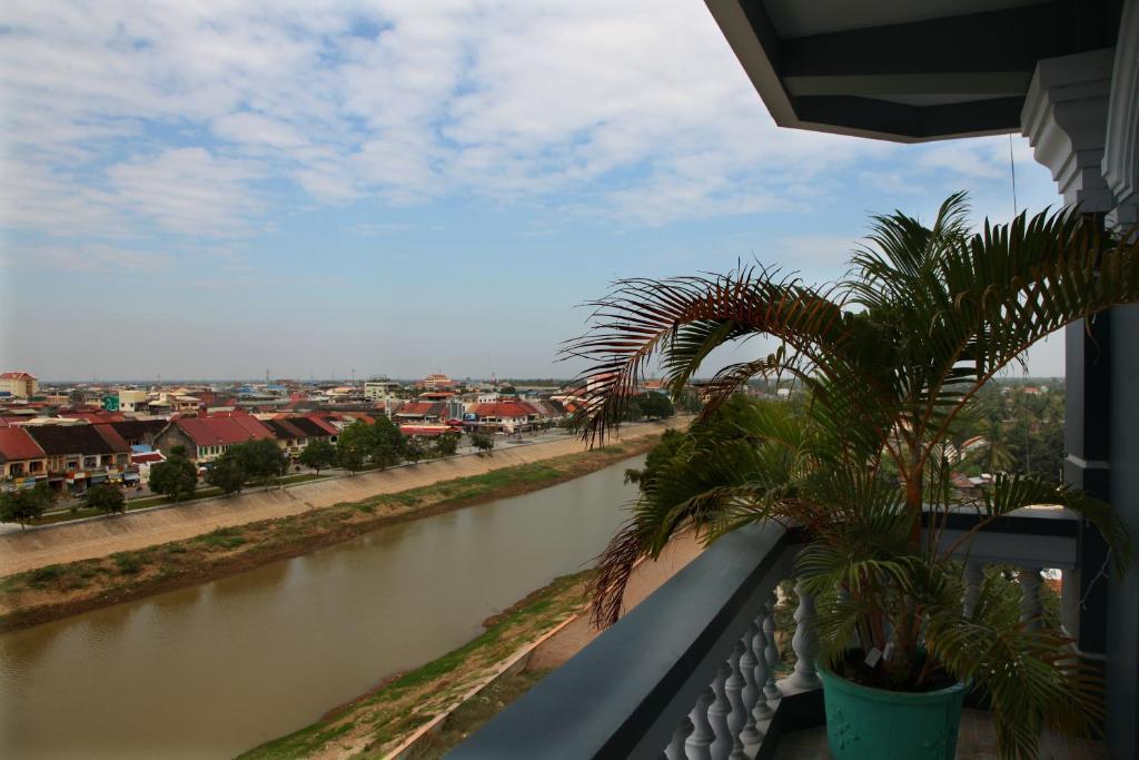 King Fy Hotel Battambang Pokój zdjęcie